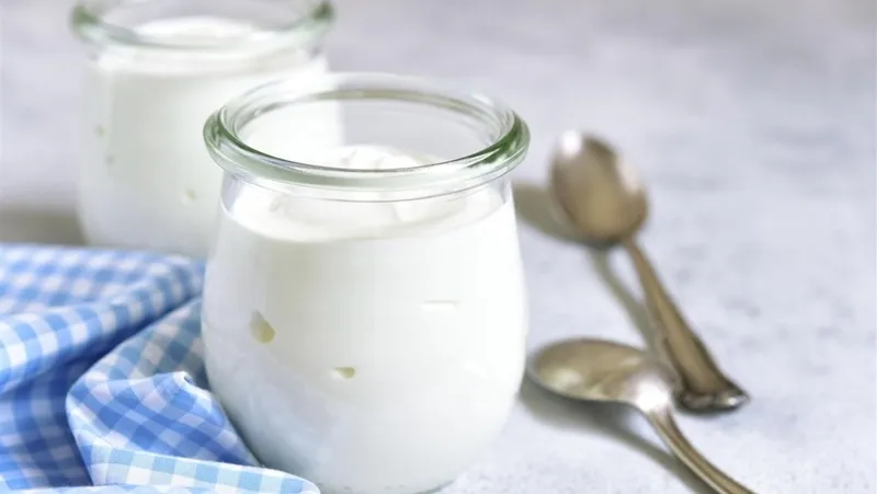 Nhiều người thắc mắc sữa chua không đường bao nhiêu calo