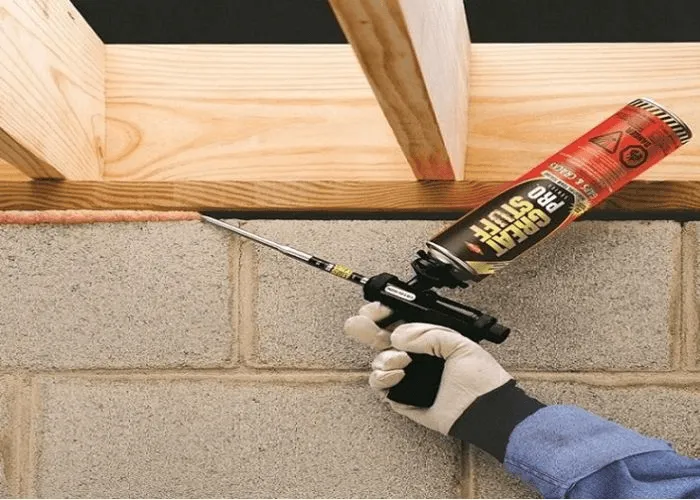 Bịt kín các khe nứt và cửa ra vào để ngăn bò cạp