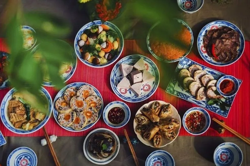 Mâm cỗ cúng ông Công ông Táo với đầy đủ lễ vật truyền thống