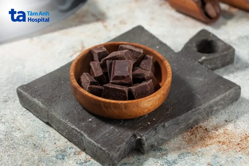 Chocolate đen với hàm lượng cacao cao, tốt cho sức khỏe tim mạch