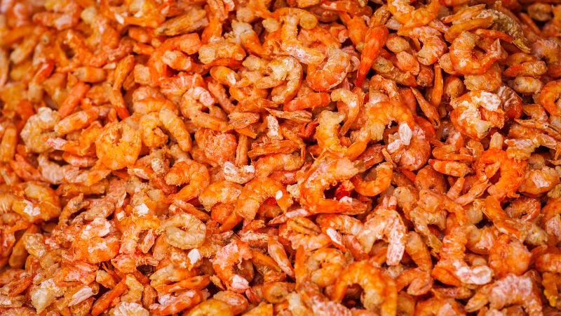 Trong 100gr tôm khô có khoảng 250-347 kcal