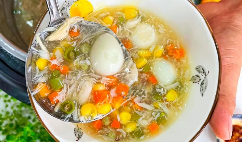 Phụ nữ có thai, trẻ em và người già nên cẩn trọng khi ăn trứng cút