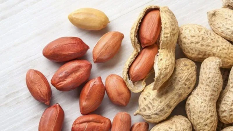 Làm trà vỏ đậu phộng tại nhà giúp cải thiện tiêu hóa và chống oxy hóa