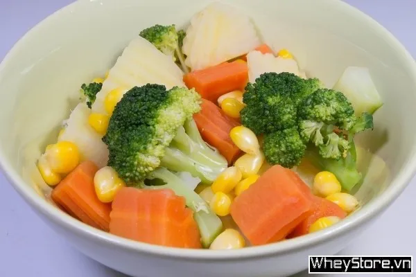 Thực đơn ăn chay giảm cân với nhiều rau xanh và protein thực vật