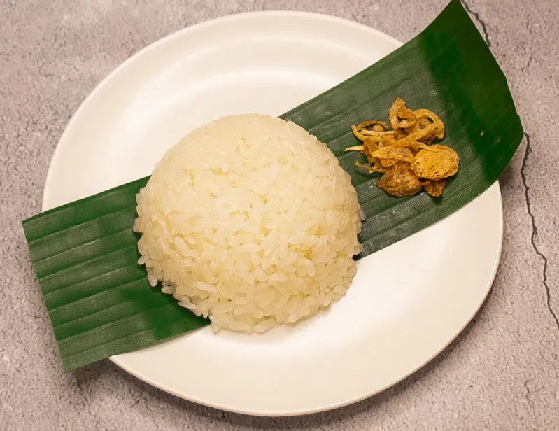 Xôi trắng dẻo thơm, món ăn quen thuộc của người Việt