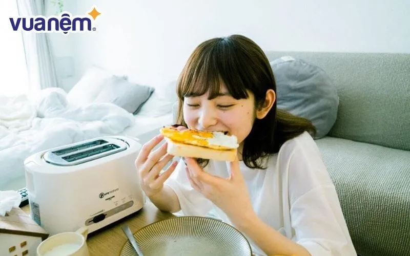 Bố mẹ tìm hiểu sâu sắc về ý nghĩa tên Huyền cho con gái